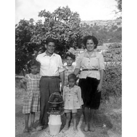 La familia Berenguer Argudo "Gerra" con dos de sus hijas e hijo Salvador.