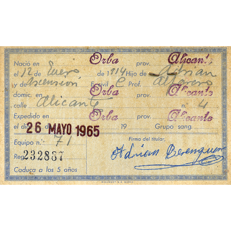 Dorsal de la tarjeta de identidad de Adrian Berenguer Rocher, alfarero