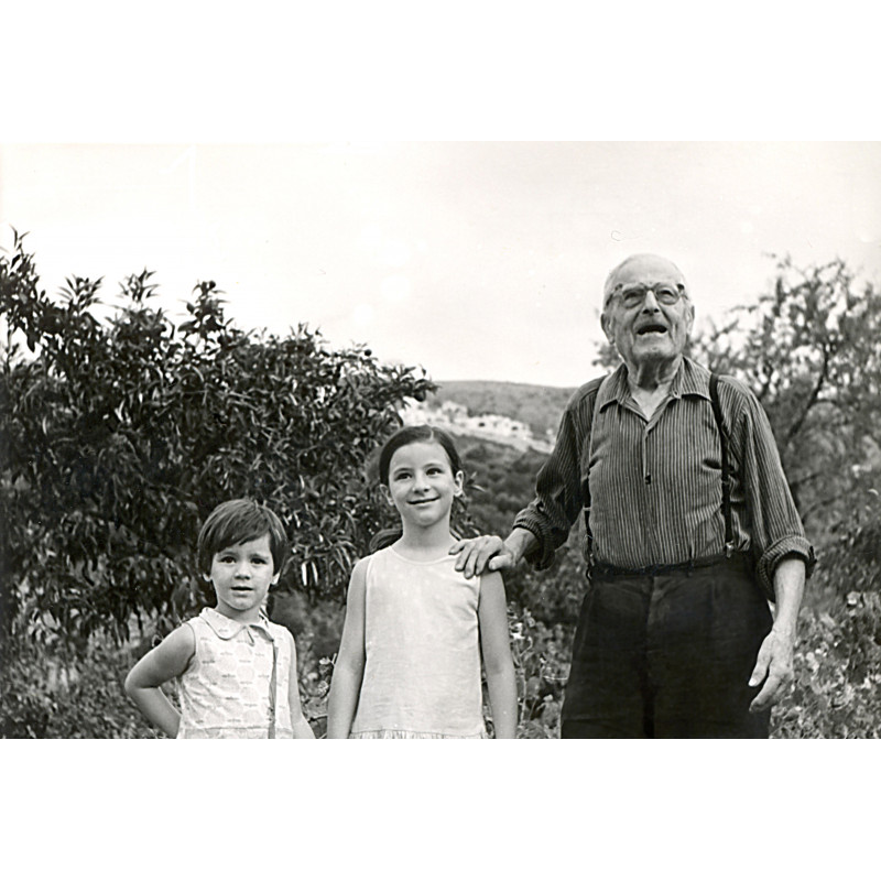 El abuelo José Antonio Prats Poquet, el "tío Tono",  alfarero en les Teuleres. bisabuelo de las hijas de Jesús Poquet Prats.