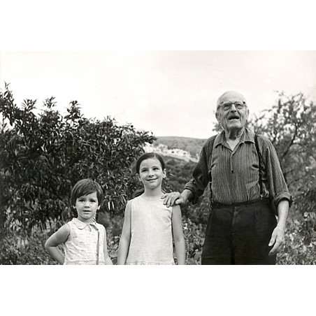 El abuelo José Antonio Prats Poquet, el "tío Tono",  alfarero en les Teuleres. bisabuelo de las hijas de Jesús Poquet Prats.