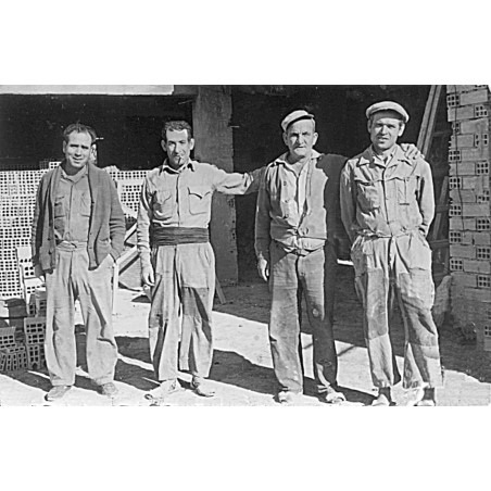 Trabajadores de la teulera de la familia Prats