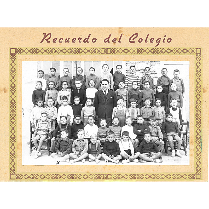 El maestro Gauchi con alumnos en el año 1945