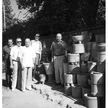 Los Fluixà Torrens en su fábrica de cerámica en Mendoza (Argenitana)