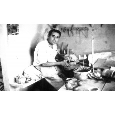 Vicente Prats Marhuenda de joven en su taller