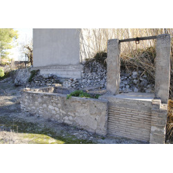 Restos del pou y basses de...